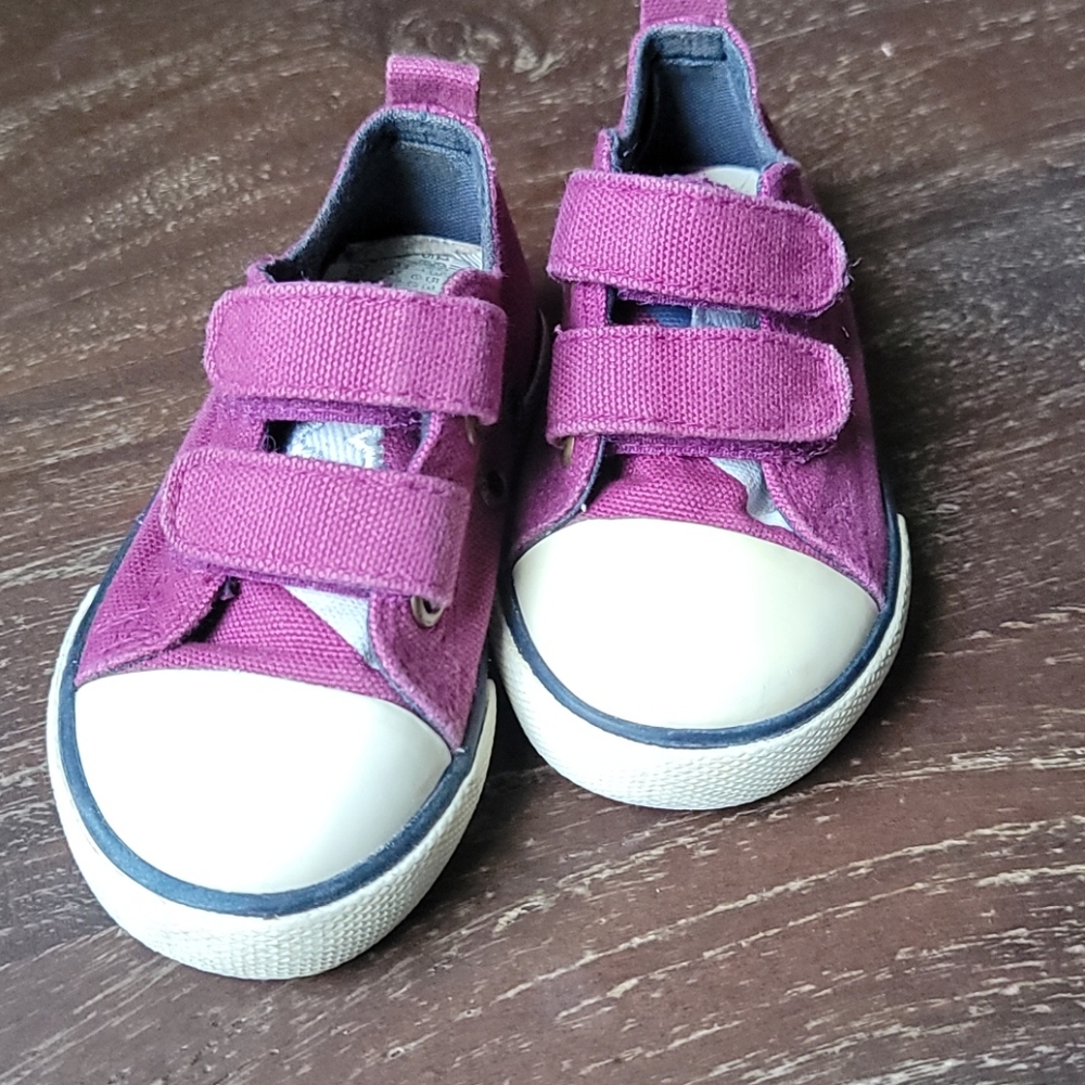 Shoes - Picture 2 of 6